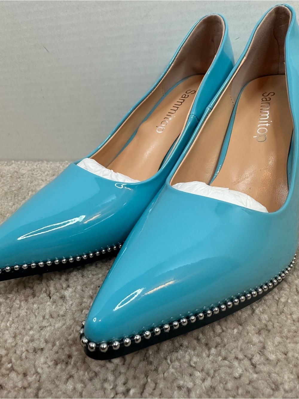 Pointed-Toe Patent Pumps in Turquoise with Stud Trim, size 9.5, new without box - Picture 2 of 8